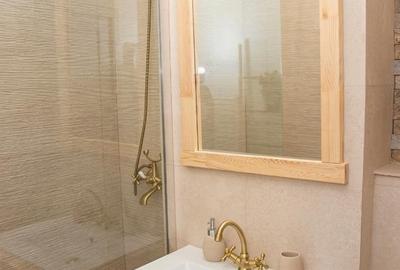 Apartament cu 3 camere decomandat în Central - 1