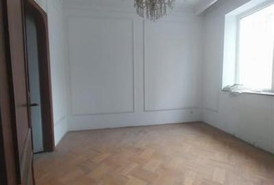 Casă individuală cu 11 camere cu Canalizare în Cișmigiu - 10