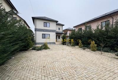 Casă cu 4 camere cu Teren 566 Mp în Central