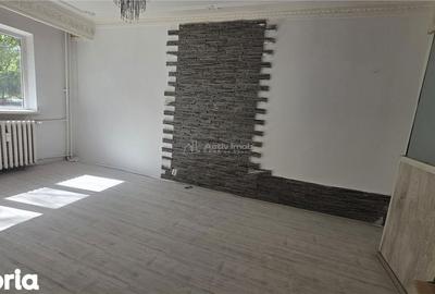Apartament cu 3 camere decomandat în Valea Rosie - 3