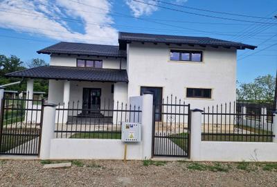 Casă cu 4 camere în Valea Călugărească - 2