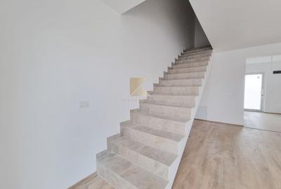 Casă însiruită cu 4 camere și curte proprie - Cartier Izvor, Str. Salc - 2