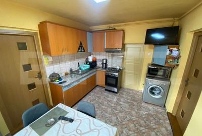 Casa individuala, de vanzare, cu 3 camere, 65 mp, zona Autogarii Beta - 2