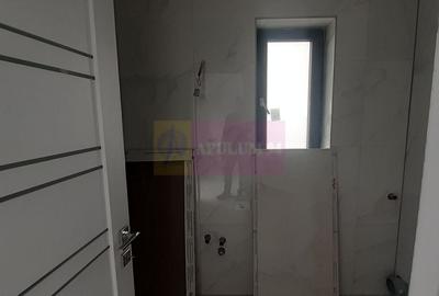 Casă individuală cu 4 camere cu Canalizare în Est - 10