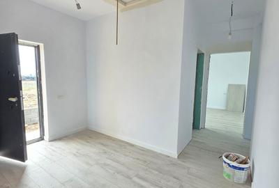 Casă cu 4 camere cu Teren 400 Mp în Domnești - 9