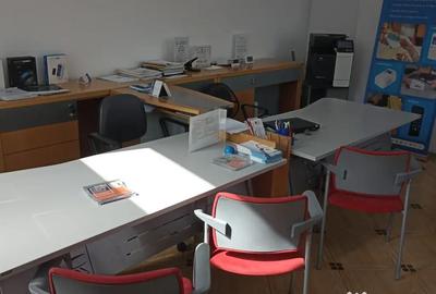 Spațiu comercial, de 30 mp, în Central - 4