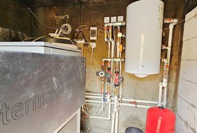 Casă cu 2 camere cu Teren 5000 Mp în Central - 2