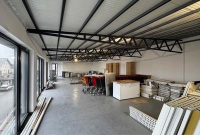 Spațiu comercial, de 350 mp, în Central - 4