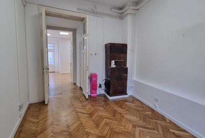 Spatiu birouri 5 camere Bd. Magheru, str. Franklin, 80 mpu, etaj 2 - 4