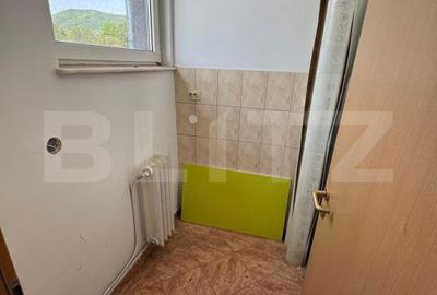 Spațiu comercial, de 140 mp, în Central - 4