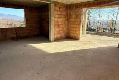 Casă cu 4 camere cu Teren 536 Mp în Groși - 6