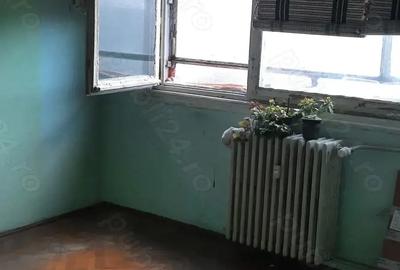 Apartament cu 2 camere nedecomandat în Primăverii