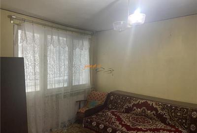 Apartament 3 camere , zona Sud , et 3/4 , decomandat ,52 mp - 2