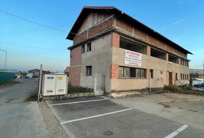 Spațiu comercial, de 680 mp, în Central - 7