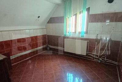 Casa cu 6 camere si garaj pretabil afacere zona Malu Rosu Casa cu 6 camere si garaj pretabil afacere zona Malu Rosu - 22