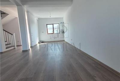 Duplex cu 4 camere cu Canalizare în Moșnița Veche - 3