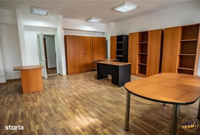 Spațiu comercial, de 40 mp, în Tractorul - 2