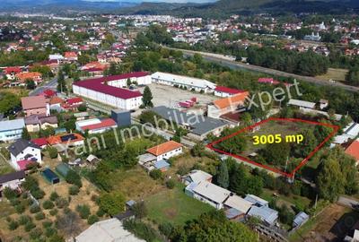 Teren de 3005 mp, în Central - 11