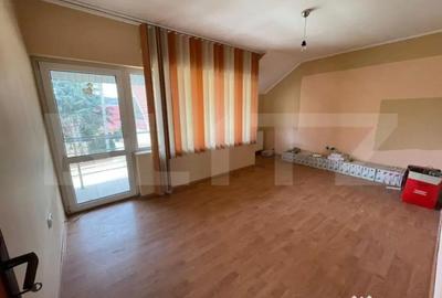 Casă cu 4 camere cu Teren 280 Mp în Central - 10
