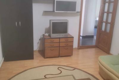 Apartament cu 2 camere decomandat în 5 Călărasi - 1
