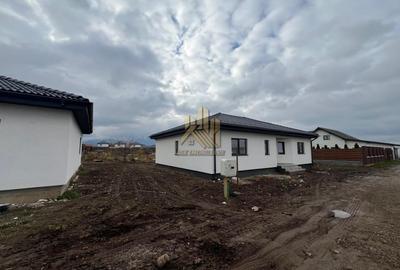 Casa 4 camere Izvor Tarlungeni - 3