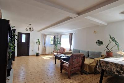 Casa de vanzare - Dobreni - Vidra - teren 2444 mp - intravilan - stradal/central - 2