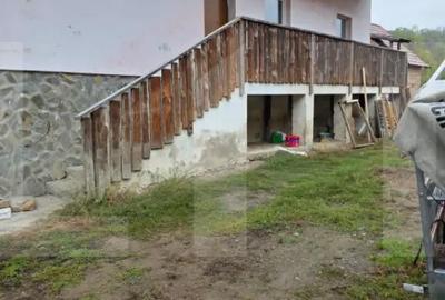 Casă cu 4 camere cu Teren 800 Mp în Dalnic - 1