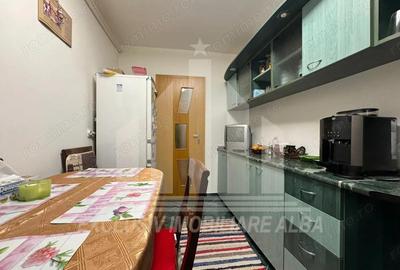 Apartament cu 3 camere decomandate, etaj 2, Centru Apartament cu 3 camere decomandate, etaj 2, Centru - 3