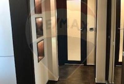 Apartament 2 camere de închiriat, str. Lunga - 8