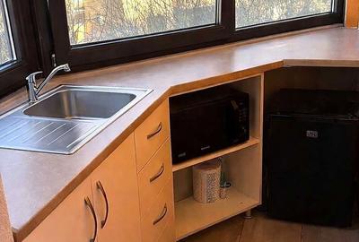 Apartament cu 3 camere decomandat în Rovine - 4