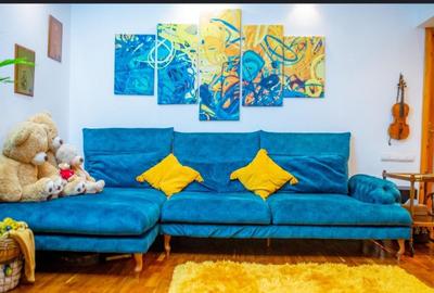 Apartament cu 3 camere decomandat, mobilat în Titan