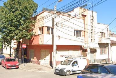Casa 4 camere si terasa Centru