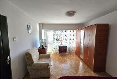 Garsonieră decomandată în Central - 8