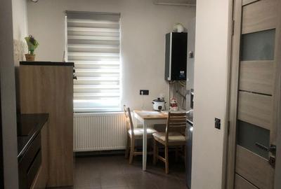Apartament cu 3 camere decomandat în 7 Noiembrie - 1
