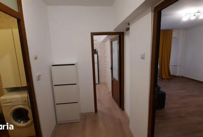 Garsonieră decomandată în 13 Septembrie - 2