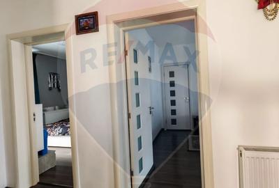 Casă cu 4 camere cu Teren 220 Mp în Sânpetru - 13