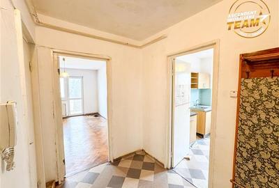 Apartament cu 3 camere semidecomandat, mobilat în Simeria - 12