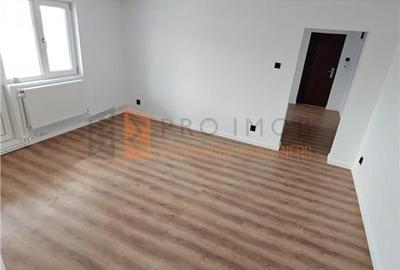 Apartament 2 camere cf 1 semidecomandat zona Brosteni - 2