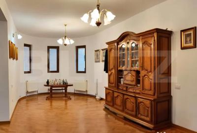 Casă cu 7 camere cu Teren 1178 Mp în Central - 5