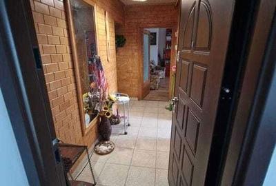 Apartament cu 3 camere decomandat în Carpați 2 - 3