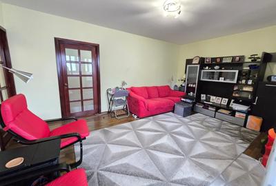 Apartament cu 3 camere decomandat, mobilat în Tătărași