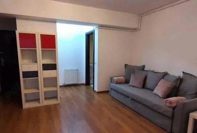 Garsonieră decomandată în Brâncoveanu