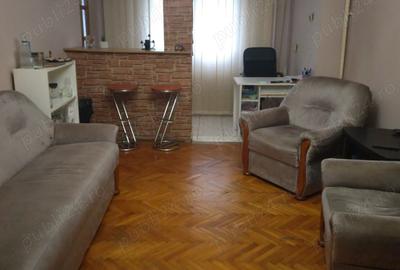 Particular,apartament fara risc seismic,spatios,geam la baie,mobilat,spatii depozitare,metrou 10 min - 4