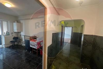 Spațiu comercial, de 93 mp, în Central - 10