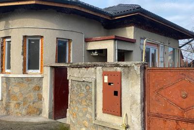 Casă cu 4 camere cu Teren 1000 Mp în Central - 10