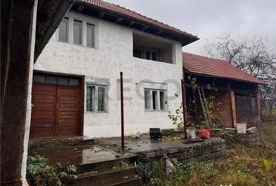 Casă cu 4 camere cu Teren 3000 Mp în Mizieș - 1
