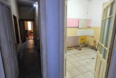 Casă individuală cu 5 camere cu Canalizare în Central - 44