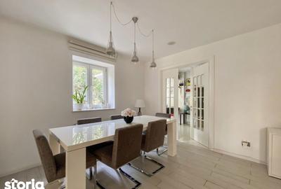 Casă cu 7 camere cu Teren 650 Mp în Central