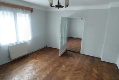 Casă cu 4 camere în Central - 5