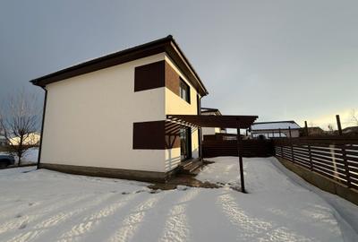 Casă individuală cu 3 camere cu Teren 240 Mp în Săbăreni - 2